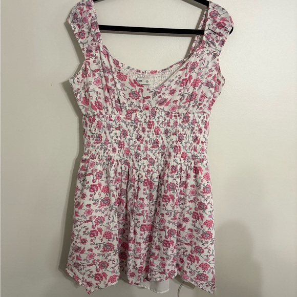 Hollister Pink and White Floral Mini Dress Size XLARGE - Picture 4 of 9